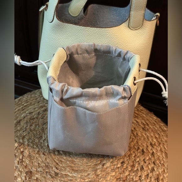 Small Bucket Bag - Picture 4 of 9